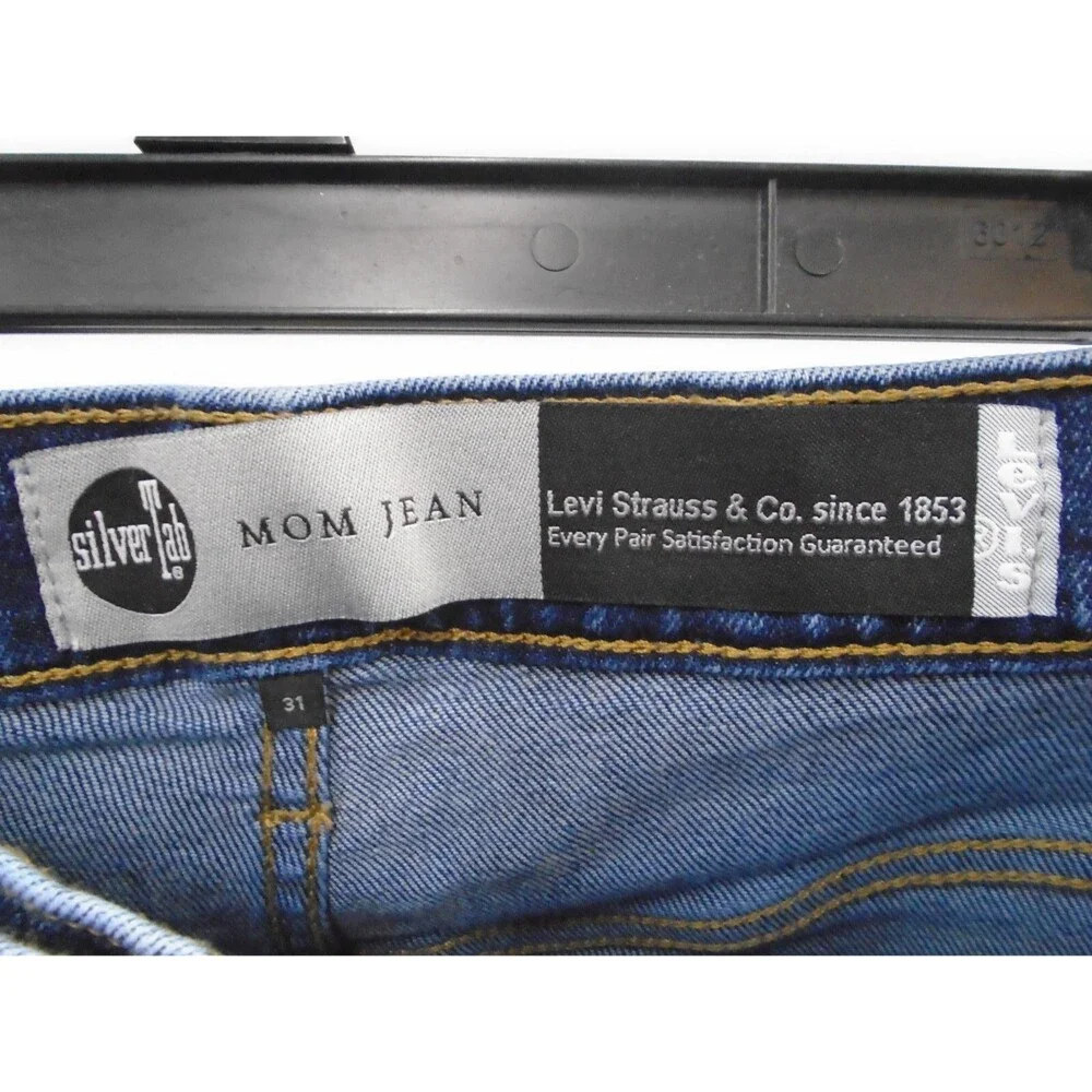 Levi's SilverTab Mom Jeans Womens Size 31 ( 33 x 27) Blue Streetwear Tappered - Picture 3 of 10